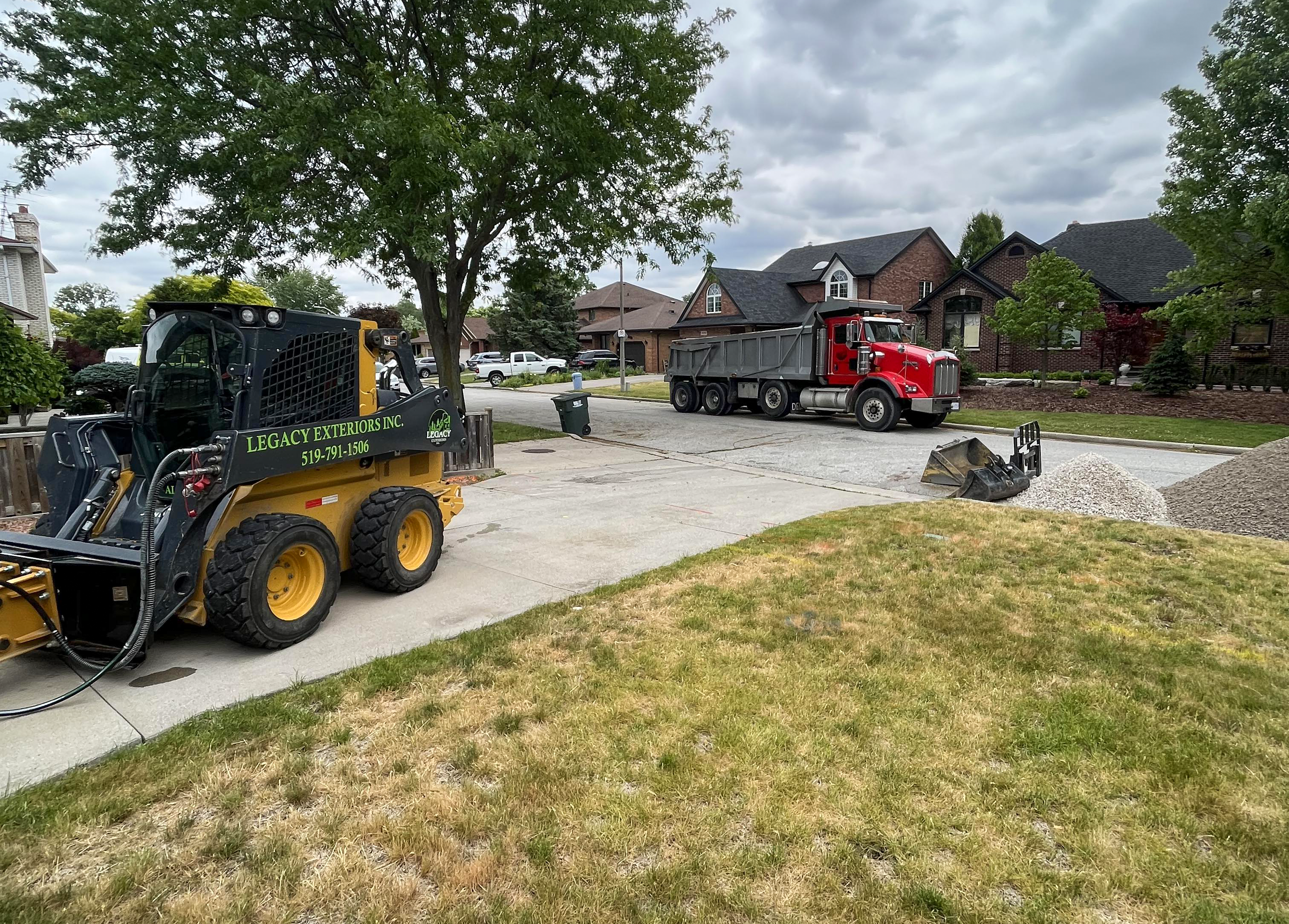 Choosing the Perfect Driveway: Concrete vs. Gravel